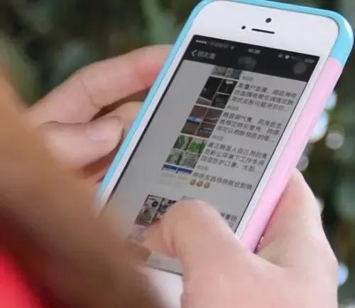 领导对你说“咱俩加个微信”，你千万别说“您扫我还是我扫您”，高情商这样做！
当领