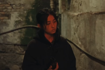 前一秒小苦瓜，后一秒毒舌王者，张子枫把周遇安的反差感拿捏得死死的，嘴毒占理的样子