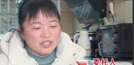 “晚节不保？”2025年，湖南一81岁的老人带着50多岁的侄媳妇，到当地的民政局