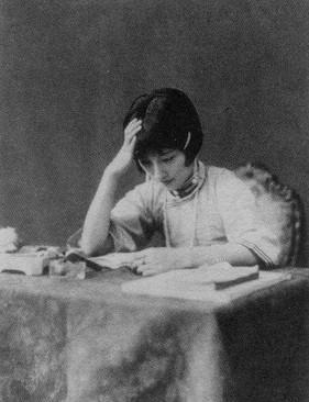 1965年，62岁陆小曼去世，继女翁香光赶来收尸，看到的景象令人惊愕。



那