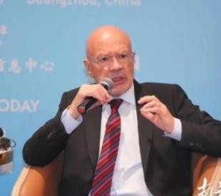 “中国犯了个大错！”英学者坦言美国一直针对中国，是因为中国犯错了，一个建国才二三