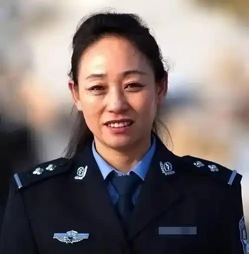 1998年，内蒙一女子自家商店被盗，女子通过足迹跟踪到盗贼，当地公安局听闻此绝技