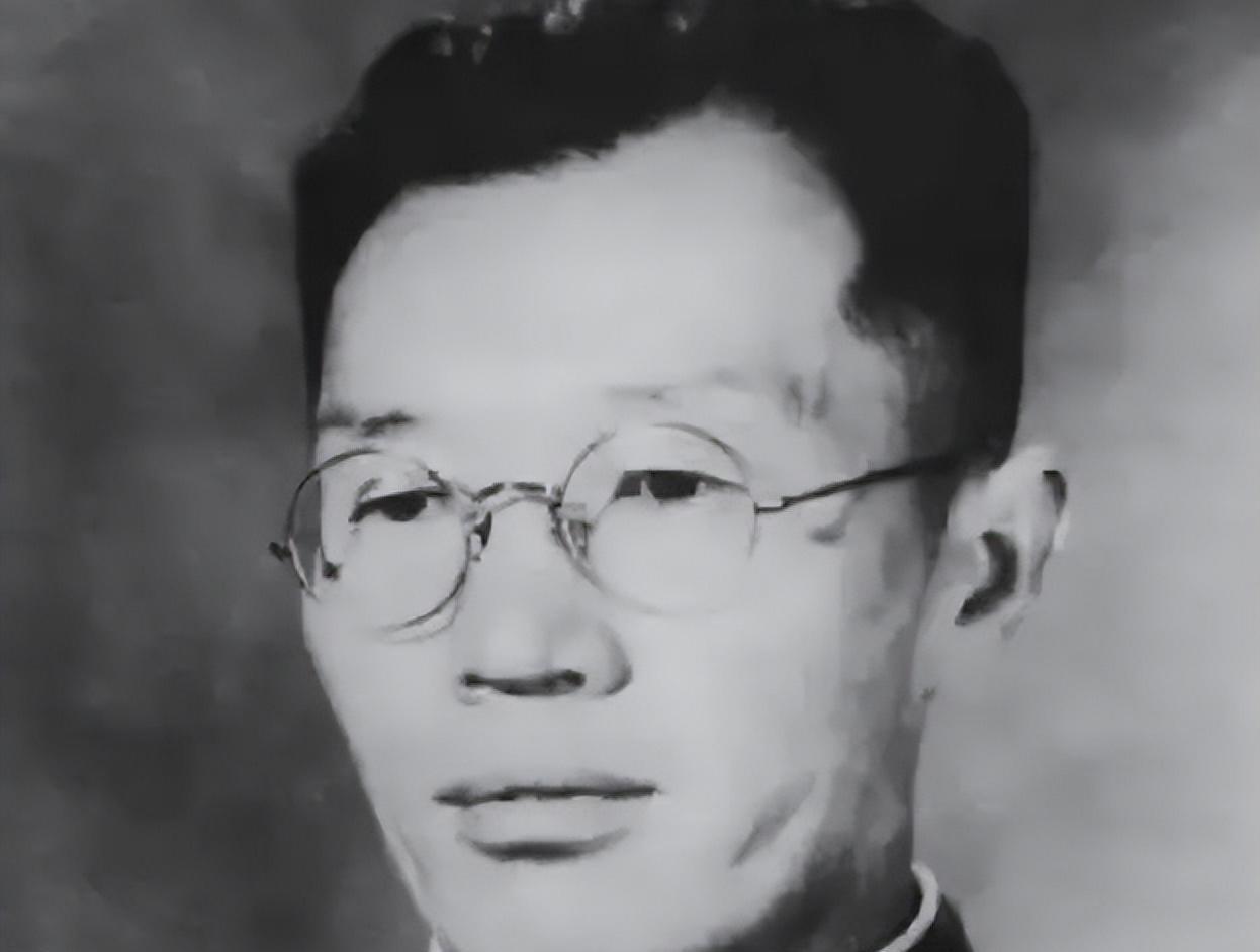 [浮云]1942年，万毅被捕，蒋介石密令处决他。万毅顿找了根绳子，翻墙出逃，谁知