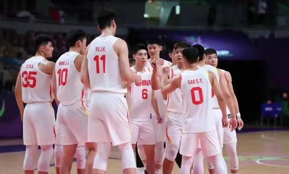 55开的中韩战，咋有人非说中国队碾压韩国？
一是双方都有伤员，主力受伤不能上！