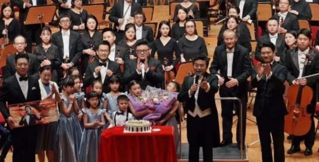 “国家一级演员魏松，三大男高音之一，竟然曾因车祸事业受阻？”看到这个，心里不禁一
