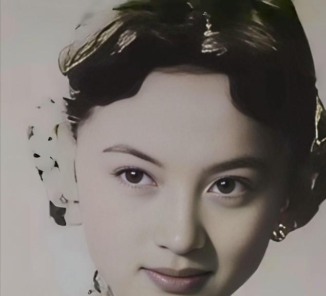 在1918年的昆明，打麻将可不是简单的娱乐，特别是当'云南王'唐继尧的姨太太们发