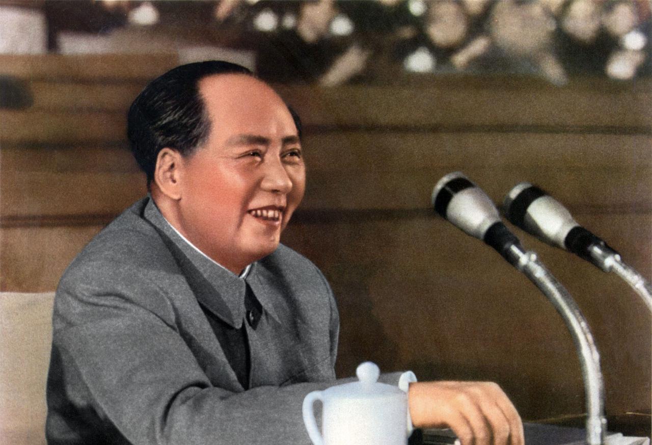 1962年8月5日毛主席在北戴河对陈伯达、柯庆施李葆华等人说：今年比去年好。
时