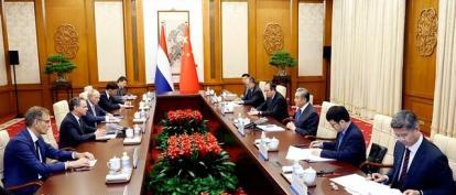 特朗普下达“死命令”：EUV光刻机绝不能卖给中国，荷兰做不了主。
特朗普自从上台