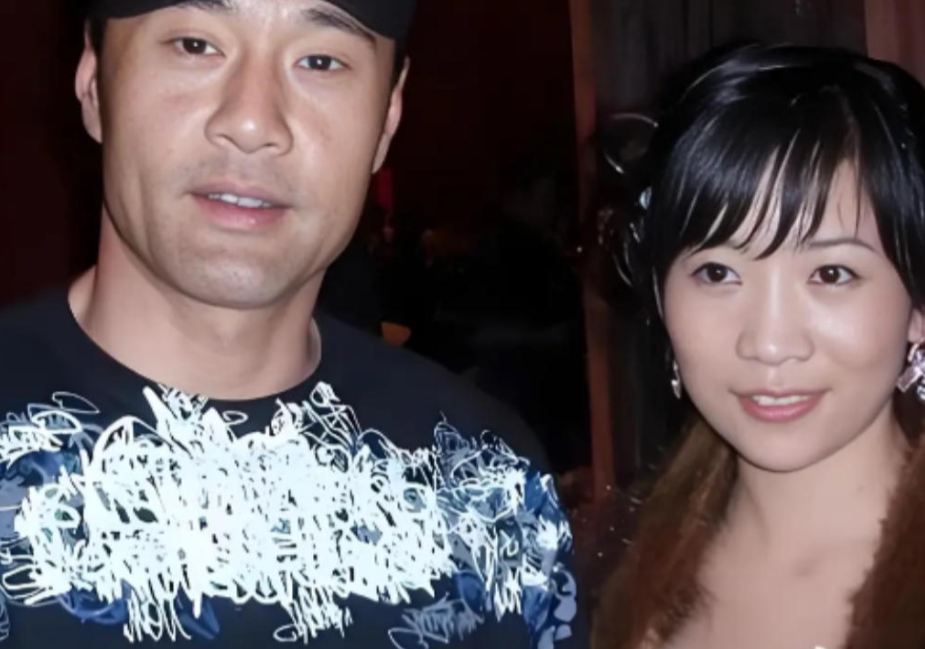 于荣光怎么也想不通，结婚35年来他零绯闻，钱他赚、饭他做，十分宠爱妻子，但在他6