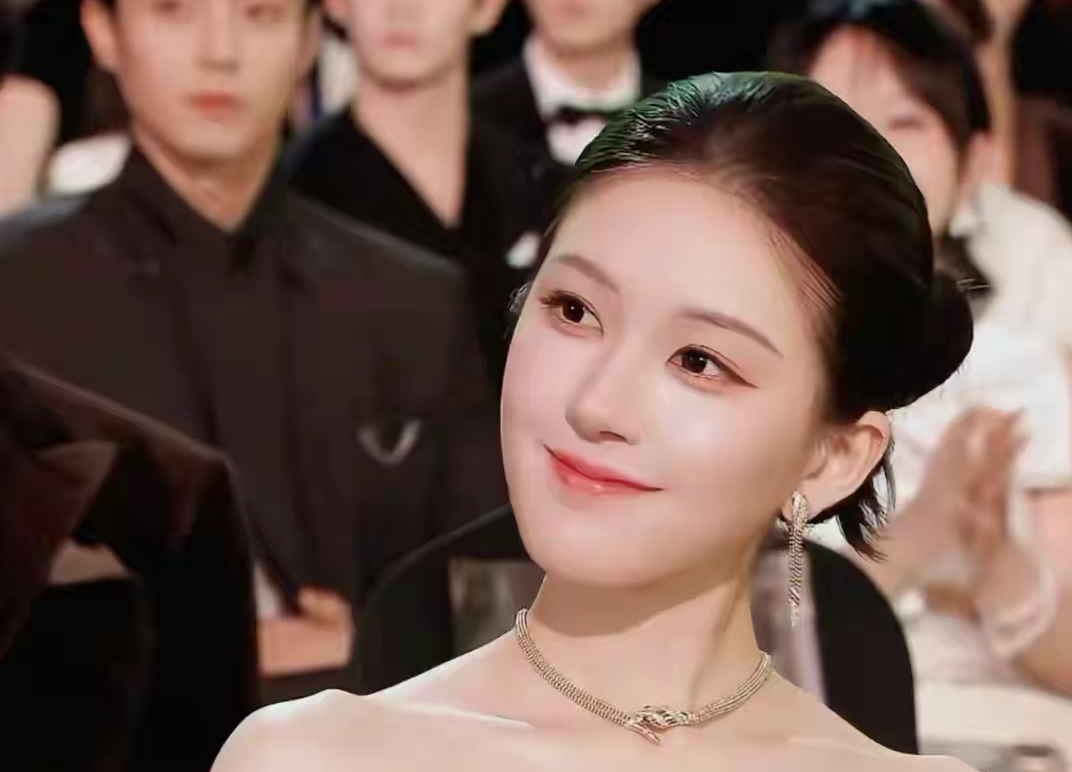 海南这一夜，“逆风翻盘”的赵露思，让所有人见识了她的江湖地位