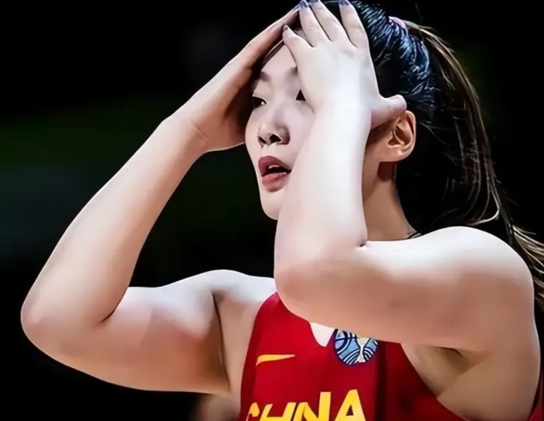 李梦背后的经济公司为了流量也是费尽心思，赢了拿二队说事输了直接就是不用李梦的下场
