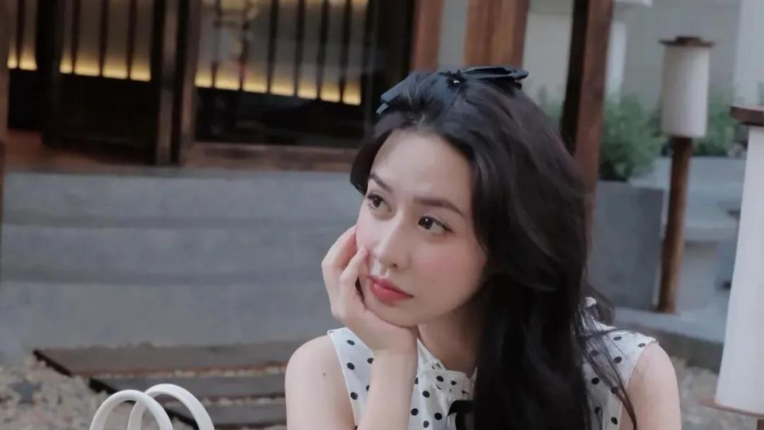 从海边到王冠：越南小姐Quỳnh Châu的进阶之路！