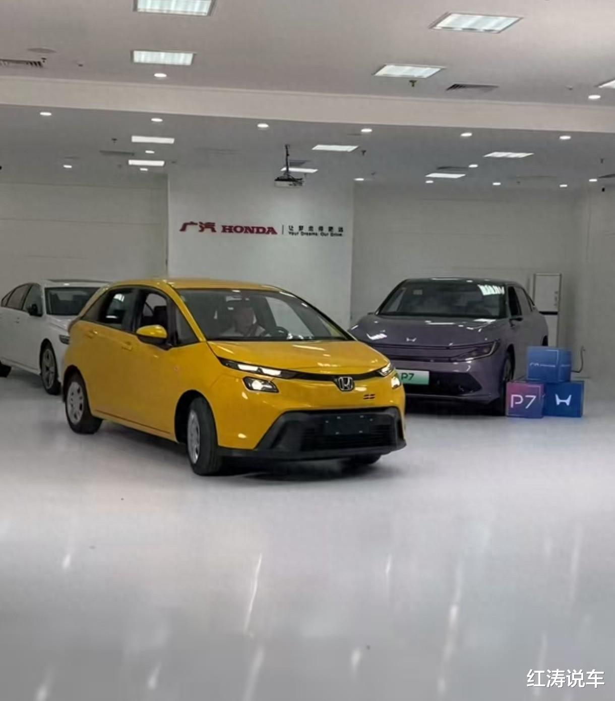 新款本田飞度实车到店，分体式大灯+10.1英寸中控屏，好开又