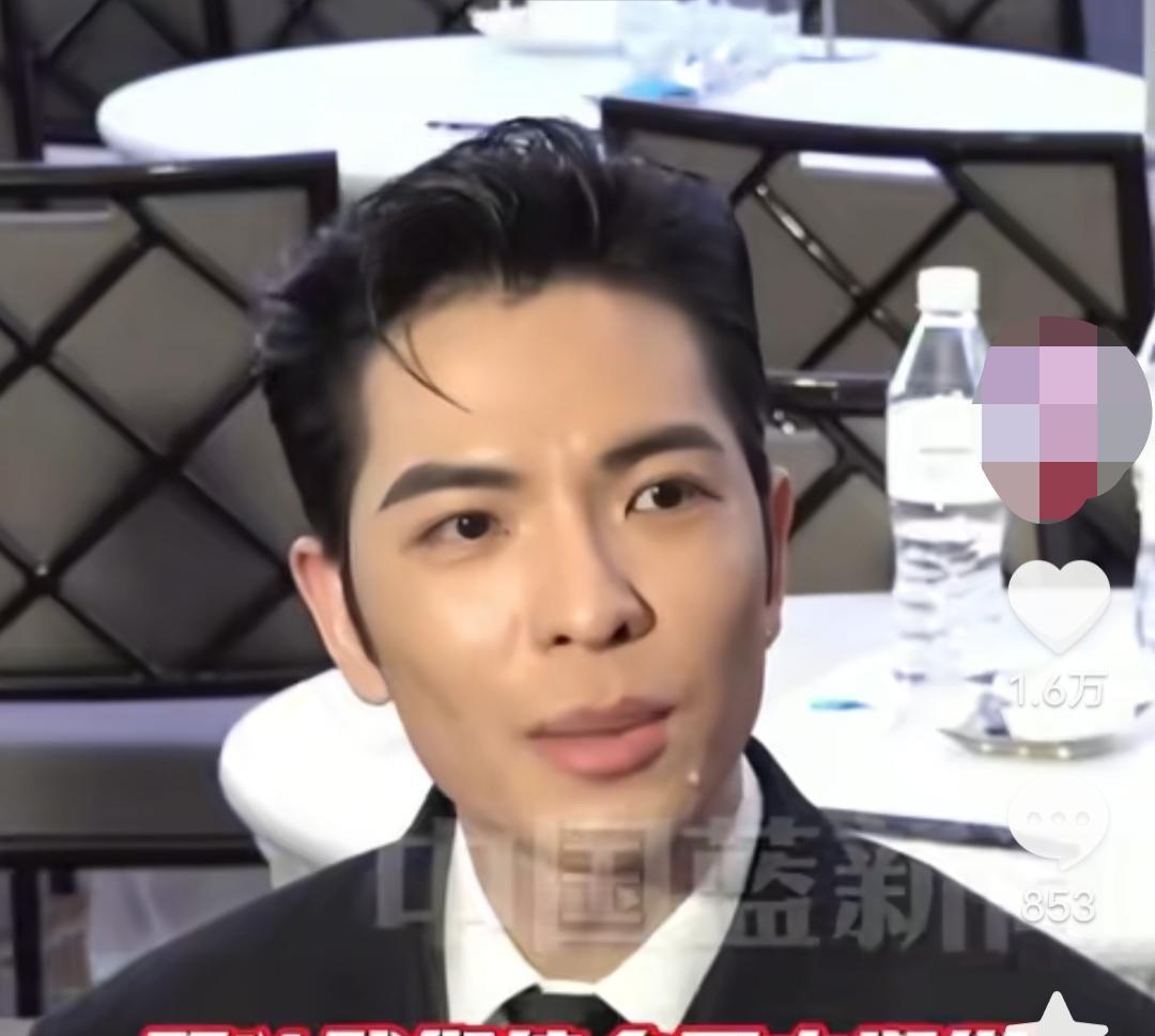 萧敬腾跟记者说:“我一会要和老婆逛街!”林有慧害羞:“这话有必要讲吗？他的卡都在