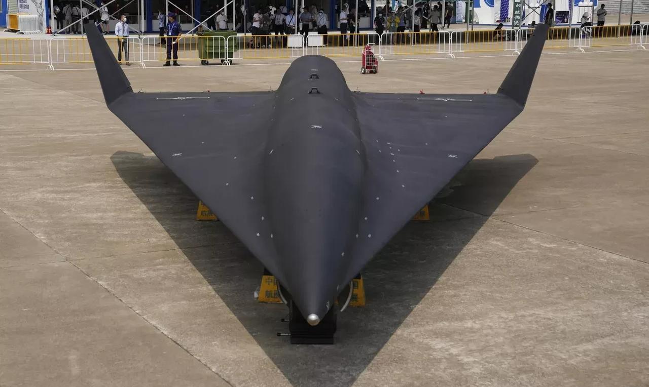 【最新消息：中国和韩国同时否认向柬埔寨运送无人机的报道】
金边时间2025年8月