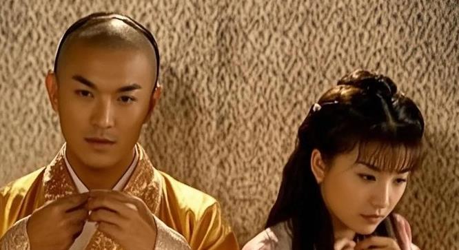 14岁的乾隆被安排第一个试婚宫女，侍寝后让他终生难忘，她身着薄纱衣裳，姿态万千，