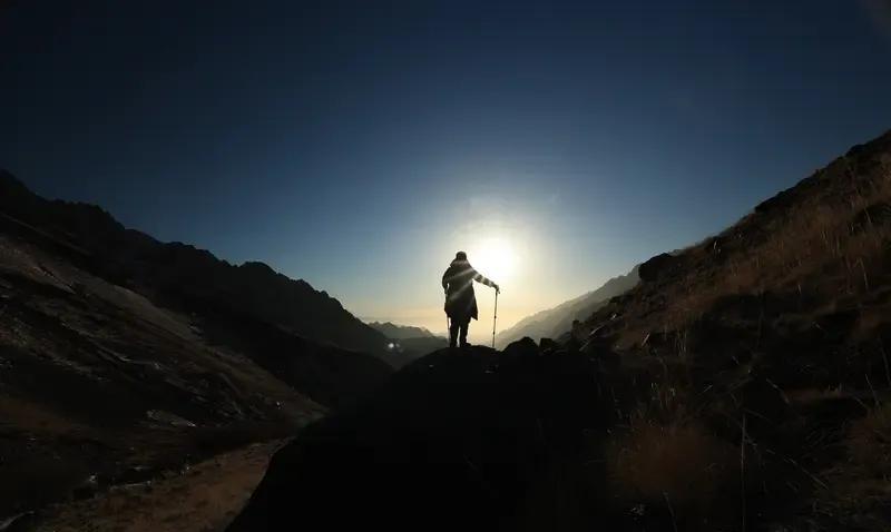 很现实的一段话
只有在别人
最需要你的时候
你在他那里
才是最重要的
一旦别人不