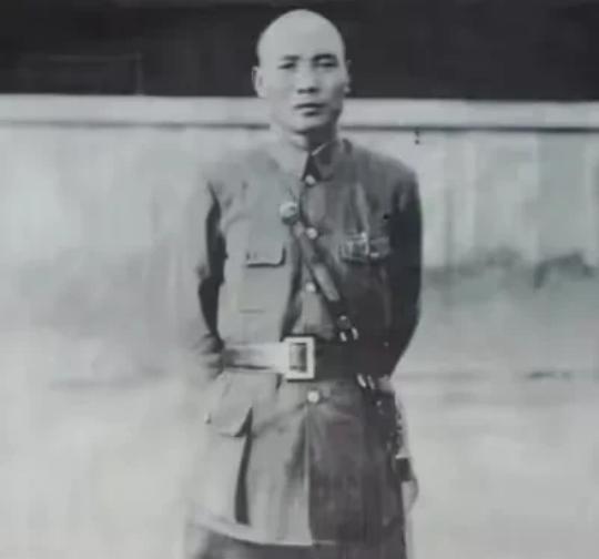 1954年，汤恩伯在做手术之前，看着前来探望自己的朋友，内心很是激动，觉得自己的