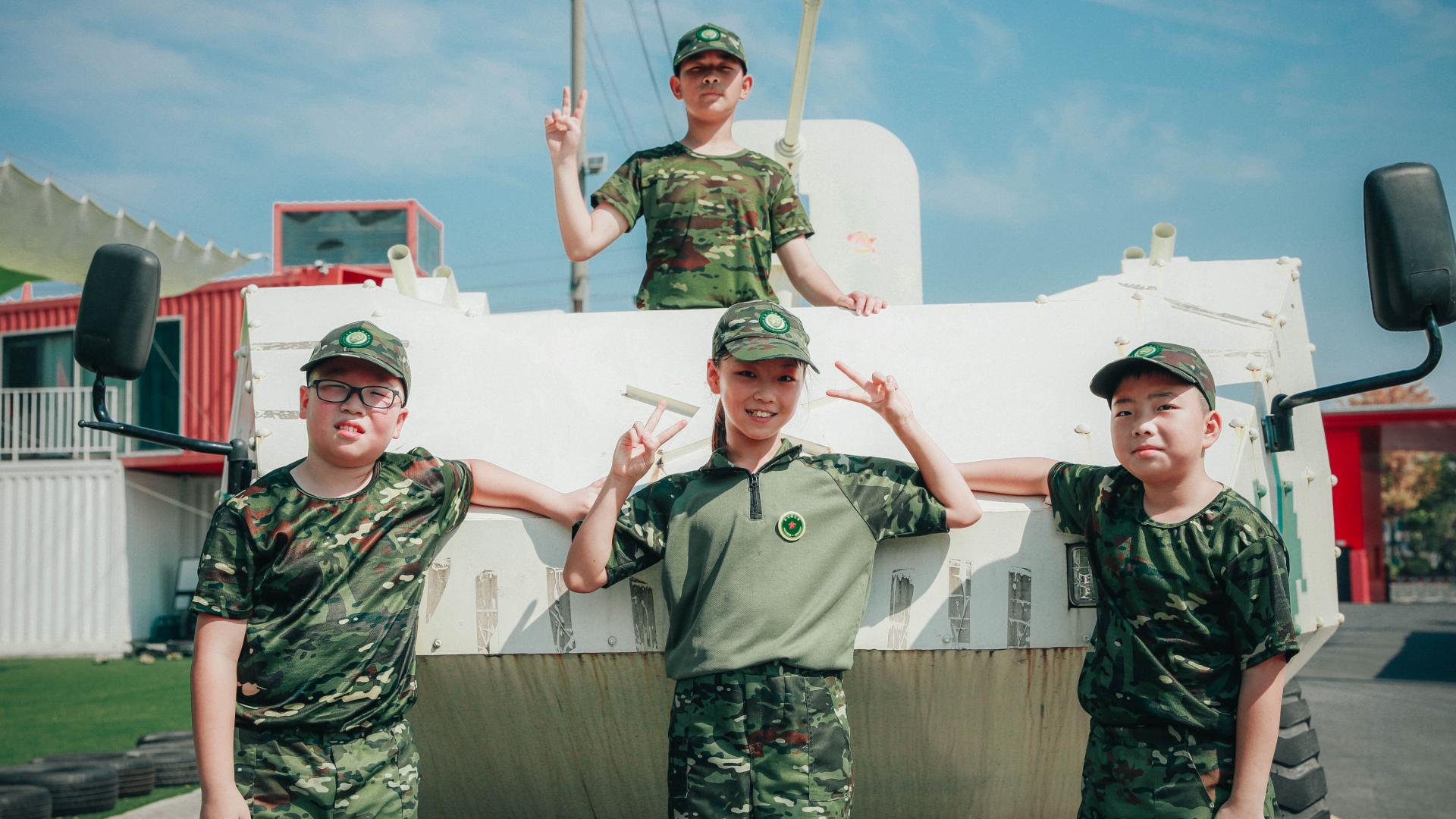 孩子参加军事夏令营好不好？