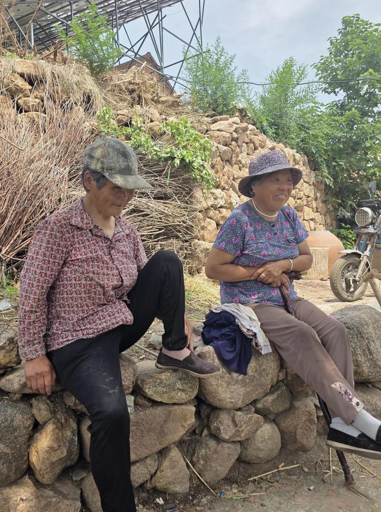 城里人，村里人，谁的日子更惬意……
最近一直思考这个问题，城里人，乡下人，谁的日