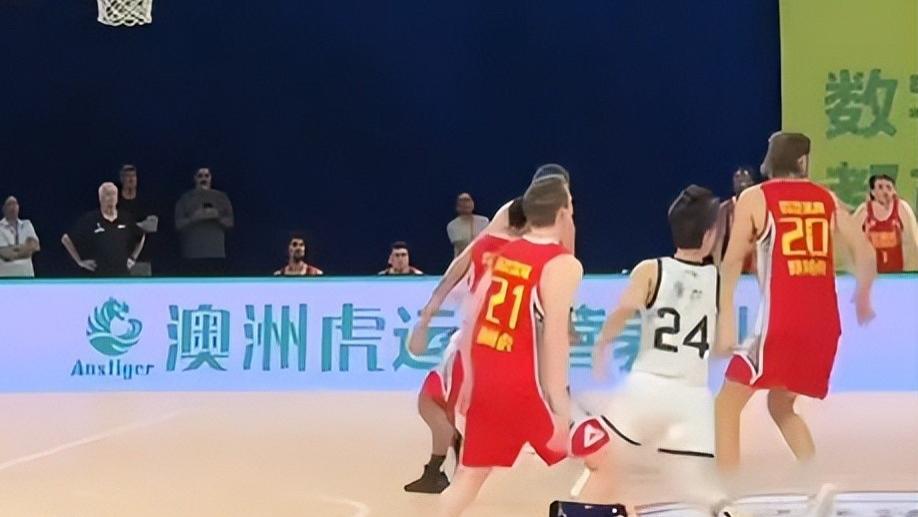 广东91-93输墨尔本老虎，贺希宁25分，焦泊乔13分，张昊被批