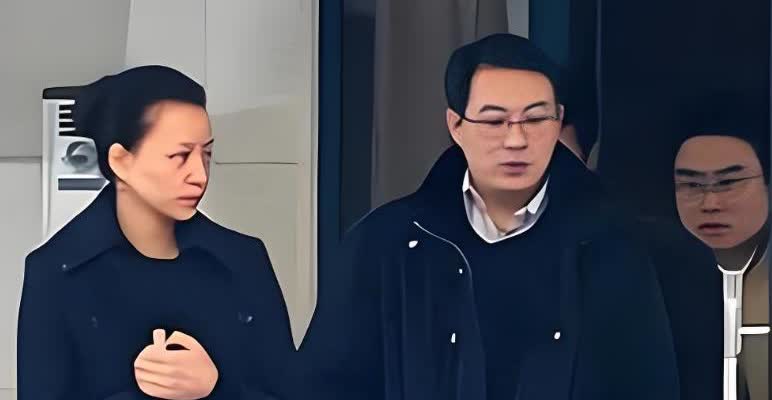 董卿与密春雷相识，密春雷用房产证明自己的决心，最终他们结为夫妻，然而，密春雷的事