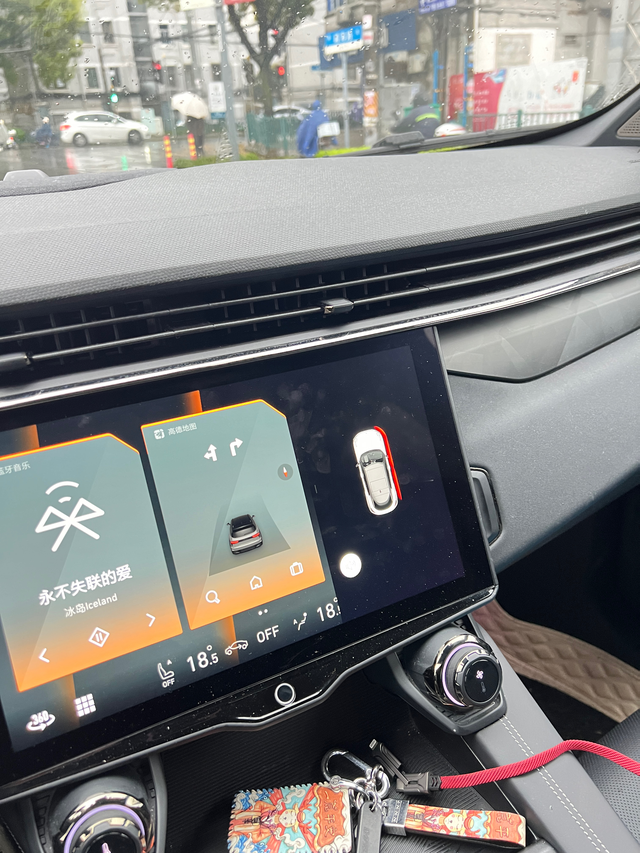 碰撞传感器误报的苦恼
碰撞预警老是跳出来，声音又关不掉。去了4儿子店，检测也没解