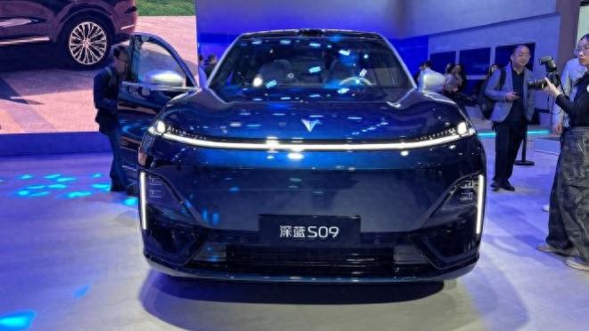 深蓝S09顶配=华为全家桶+百万底盘？