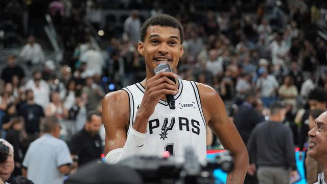 第三个赛季就竞争MVP？场均30.6分14.6篮板4.8封盖 攻防能力太无解