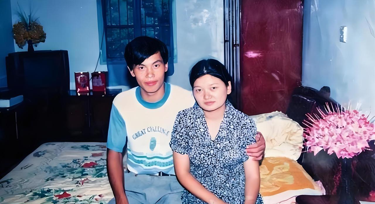 1999年，一个23岁的小伙在新婚夜对妻子说了一句看似平常的话，却开启了一段不寻