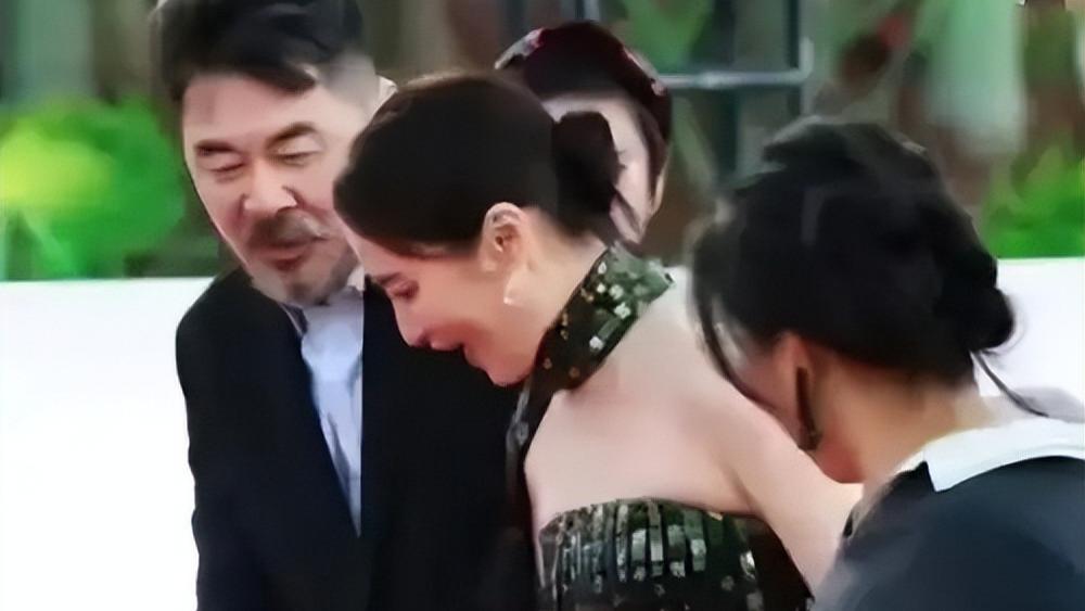 娱乐圈的感情故事向来复杂