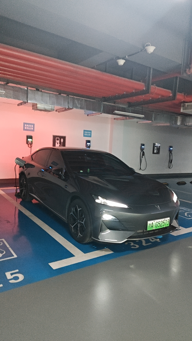 S07 三千四百公里车主实际体验只吐槽

1.增程器高速超过130如果没开强制纯
