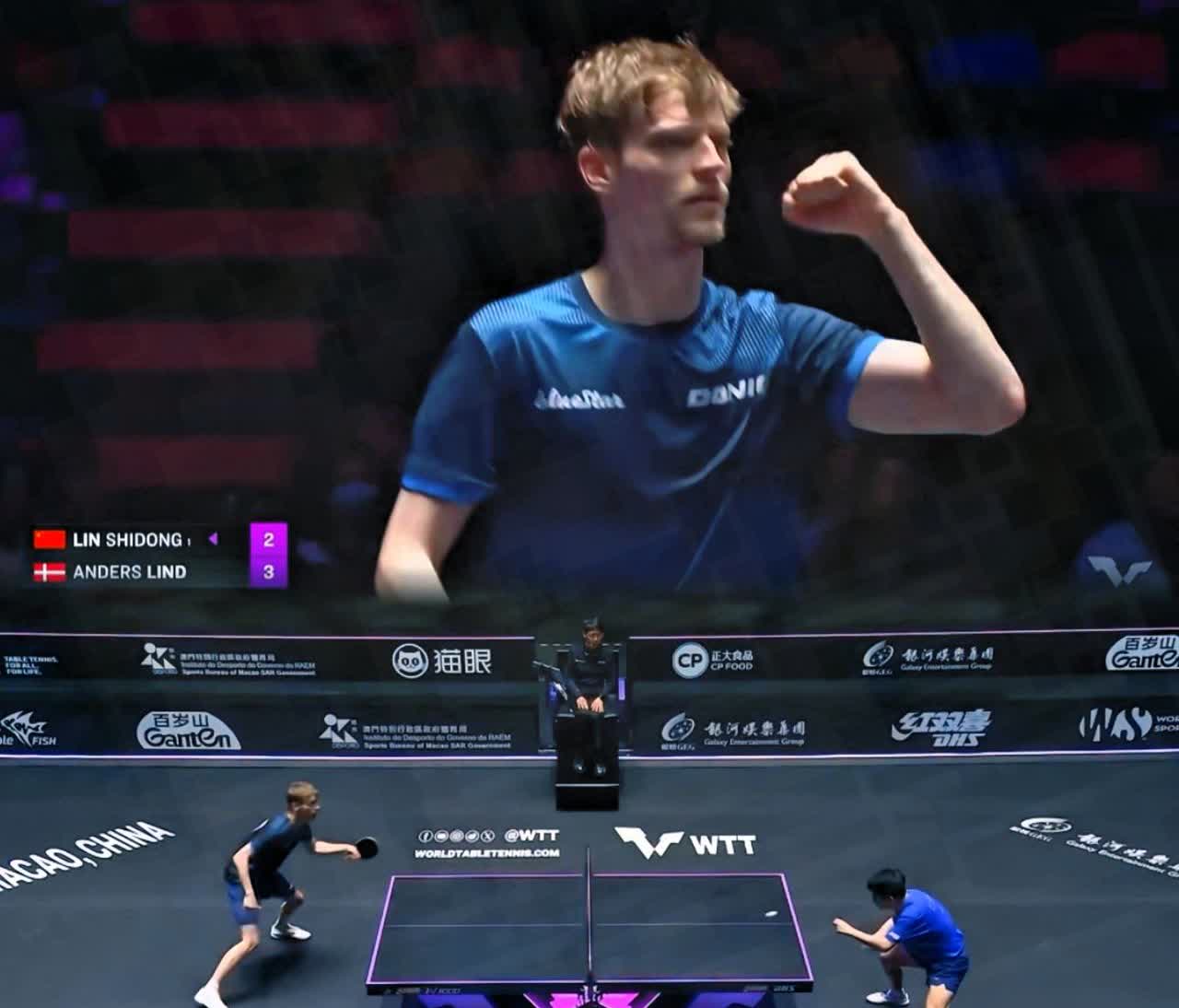 林德发球引发B站热议，球迷慢放分析：ITTF规则，发球时球与球拍必须高于台面且可