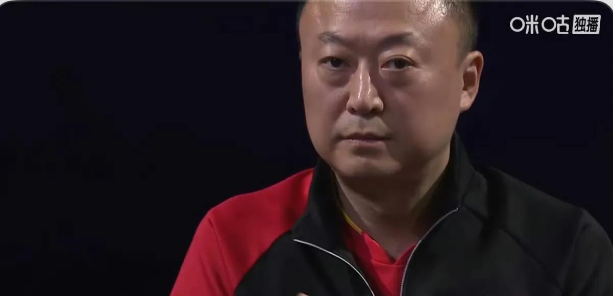 第一局陈熠9-11输了，
这一场的场外指导依旧是马琳指导。
这是WTT冠军赛横滨