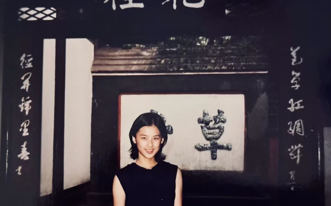 终于知道了，原来要长成这样才会被星探一眼看中。

一直很好奇，那些在街上随意