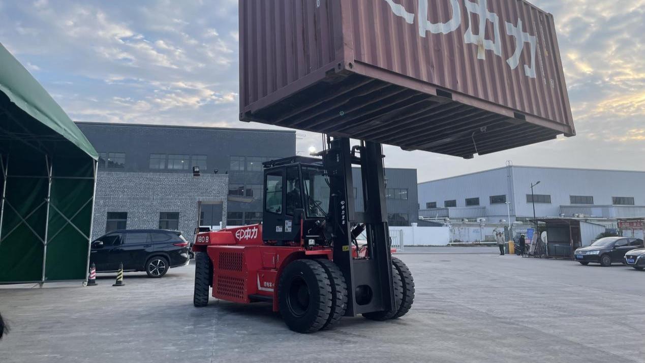 ​木业、石材、码头、纸业……中力电动叉车驰骋千行百业
