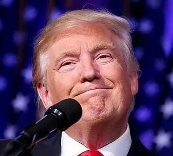 特朗普有些不靠谱，可是就是他，一个非传统的美国政客赢得了美国选民的信任，获得总统