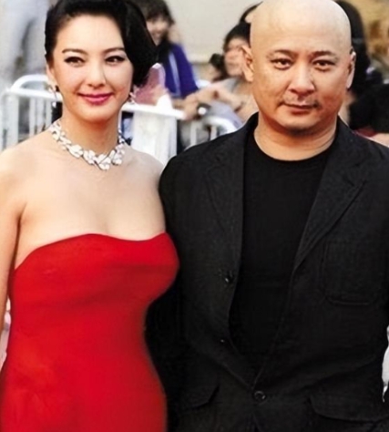 2011年，王全安全然不顾女友余男怀孕，私下约张雨绮吃饭，两人喝的有点多，为了张