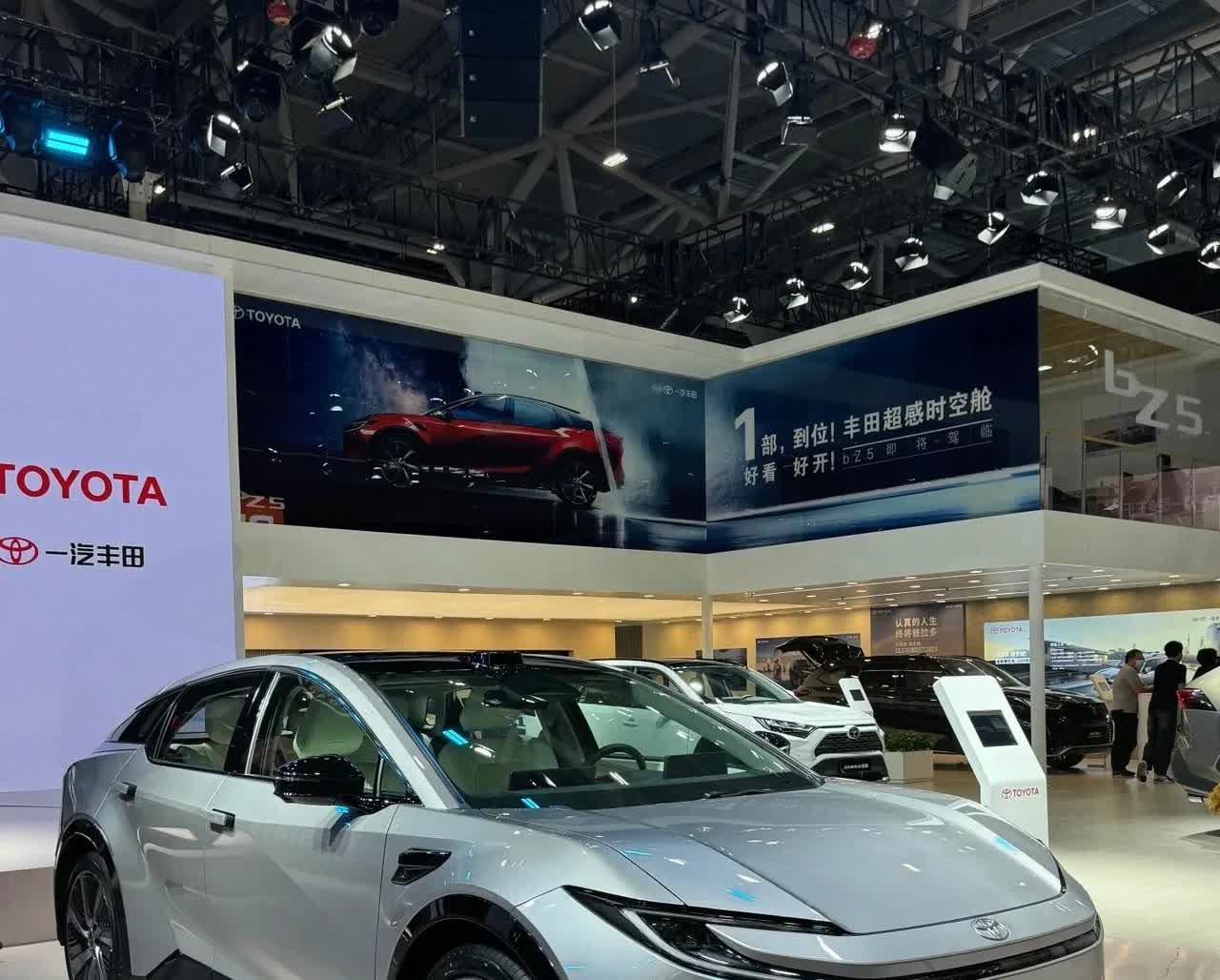 2025最新买车流行攻略：

三年不换车——买德系；
六年不换车——买美系