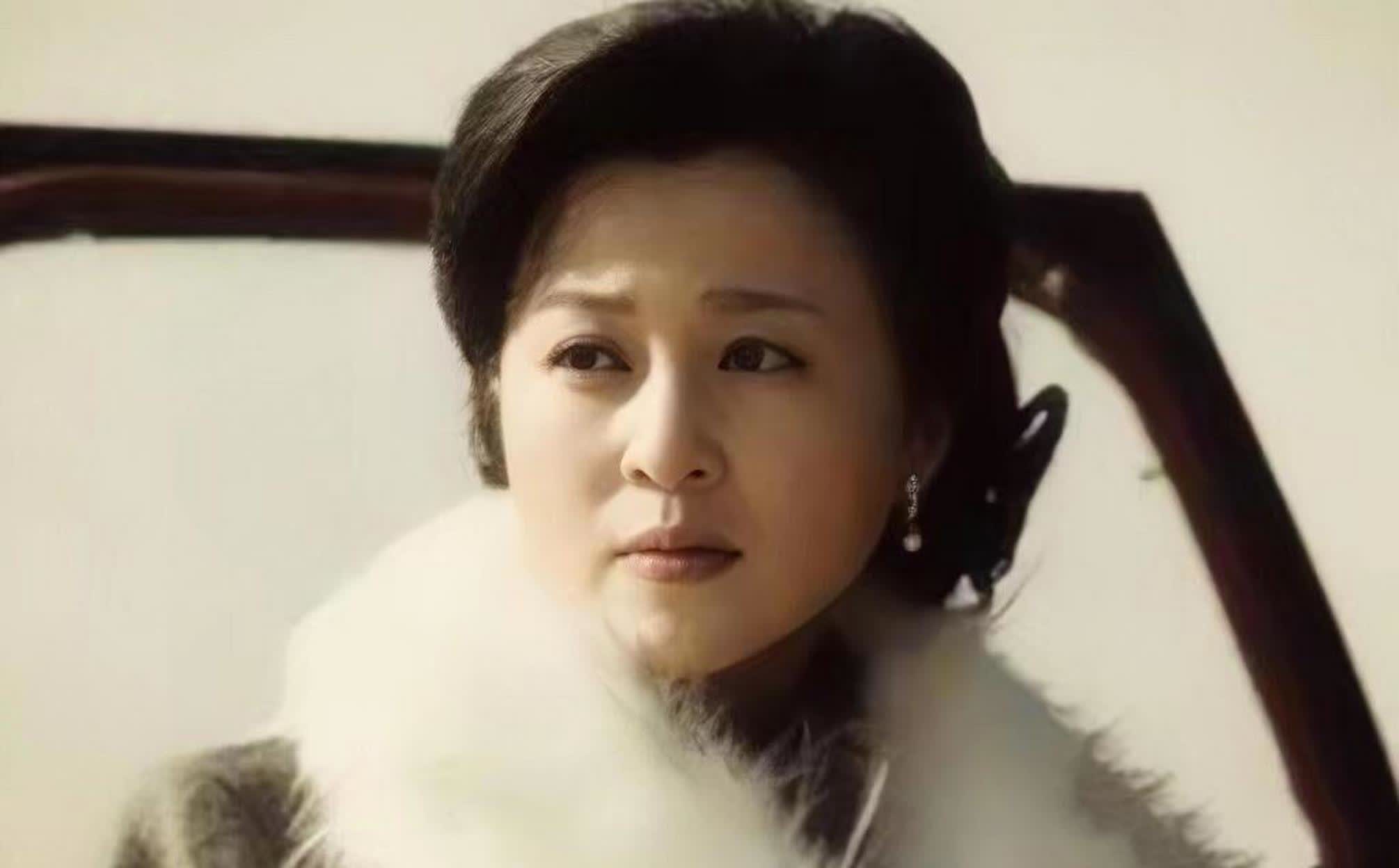 阎锡山生于山西，家境优渥，生活富足。16岁时娶了妻子徐竹青，两人情投意合，婚姻幸