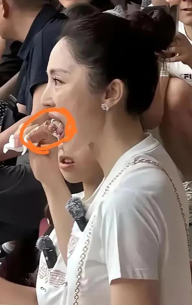 打舌钉的就不是什么好人
但是
董璇就打舌钉了
你怎么去评价她呢
一般情况
