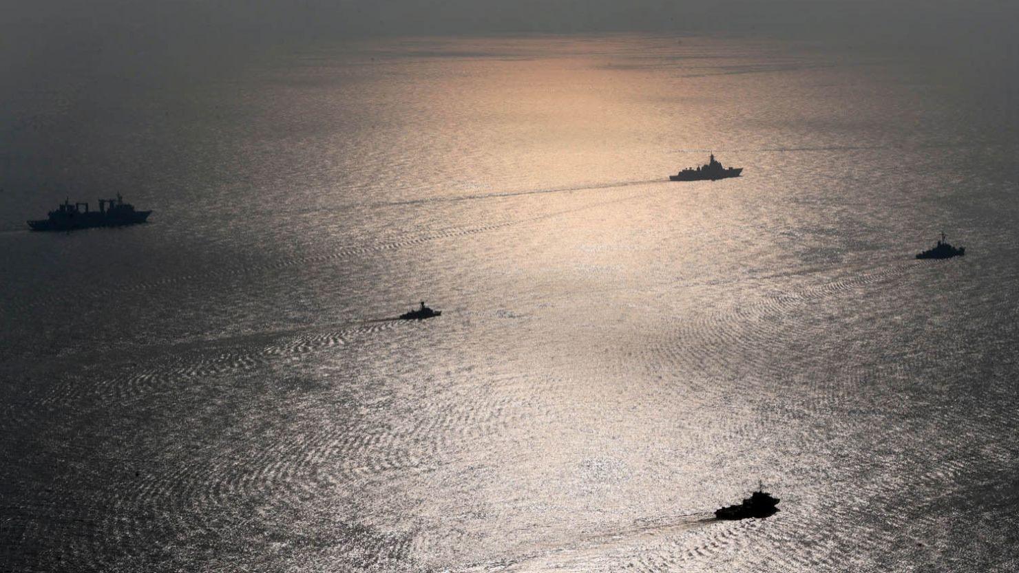 中国舰队兵临波斯湾，052D再次实力抢镜，中东大户们又想买买买了