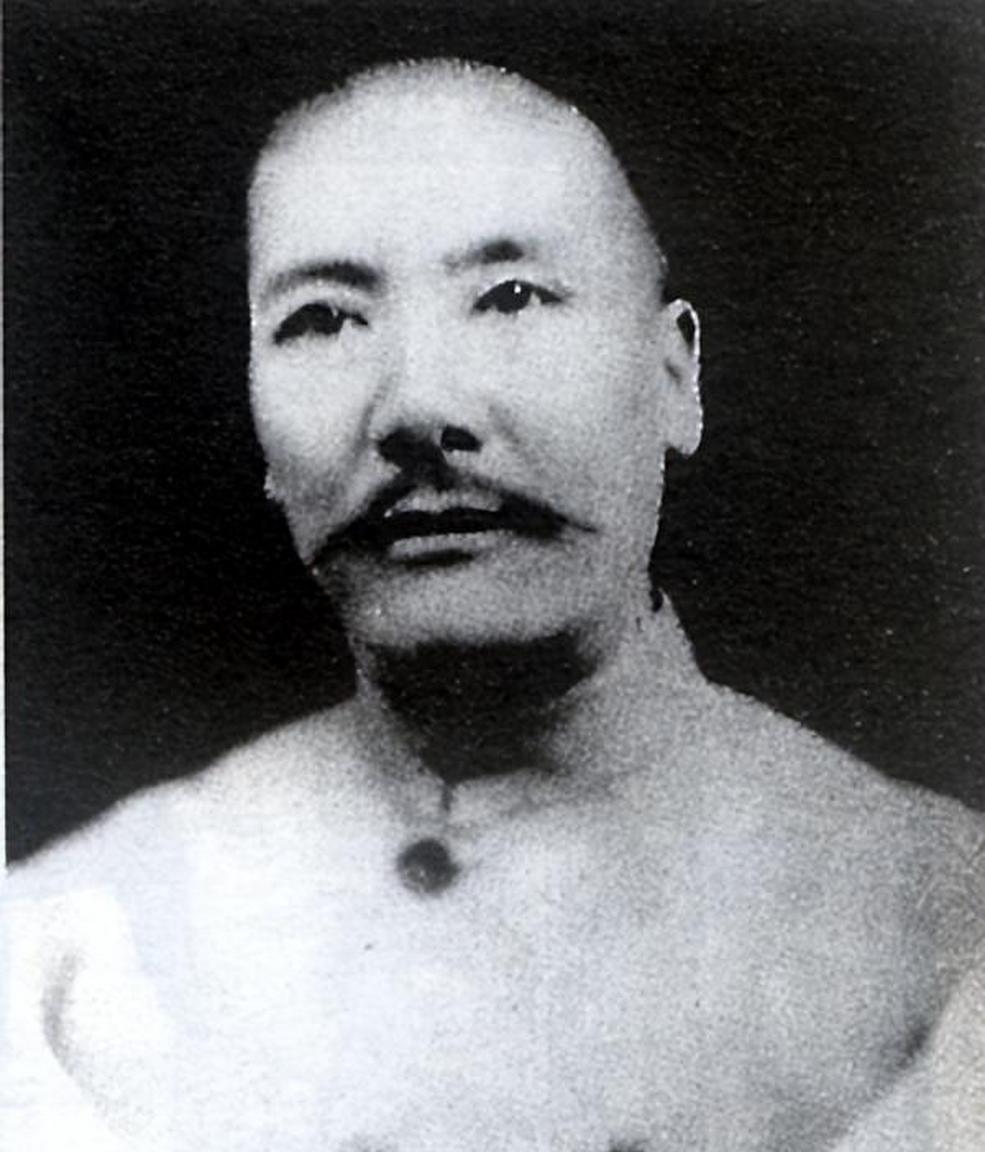 红军走出草地，即将饿死时，意外获20万斤粮食，粮是谁的为何要给？
在1935年的