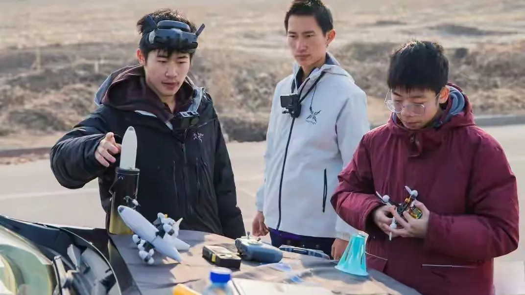 时速358公里！天津3名中学生造出全球最快微型无人机