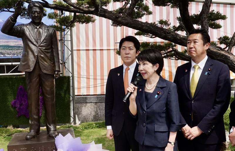日本首相定了？高市早苗民调反超，结果自己把自己玩进去了
9月26日消息，日本自民