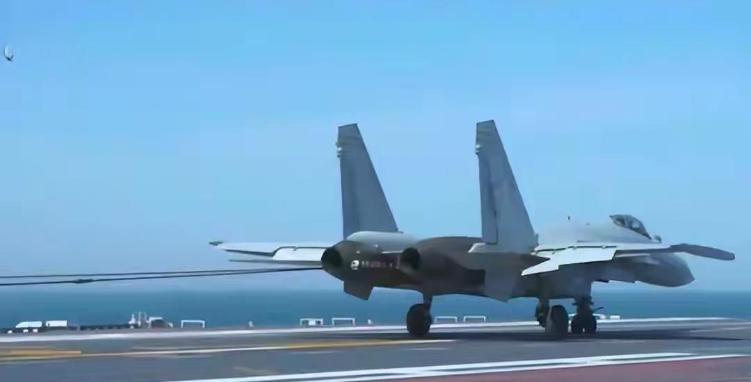 福建舰海试快速推进且三型舰载机弹射成功，美国“酸了”，显示中国对电磁弹射系统掌握