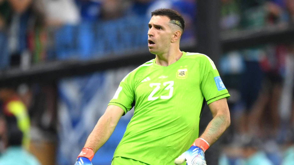 1-0，2-1！斯洛特7场6败，埃梅里英超4连胜丢1球，利物浦压巨大