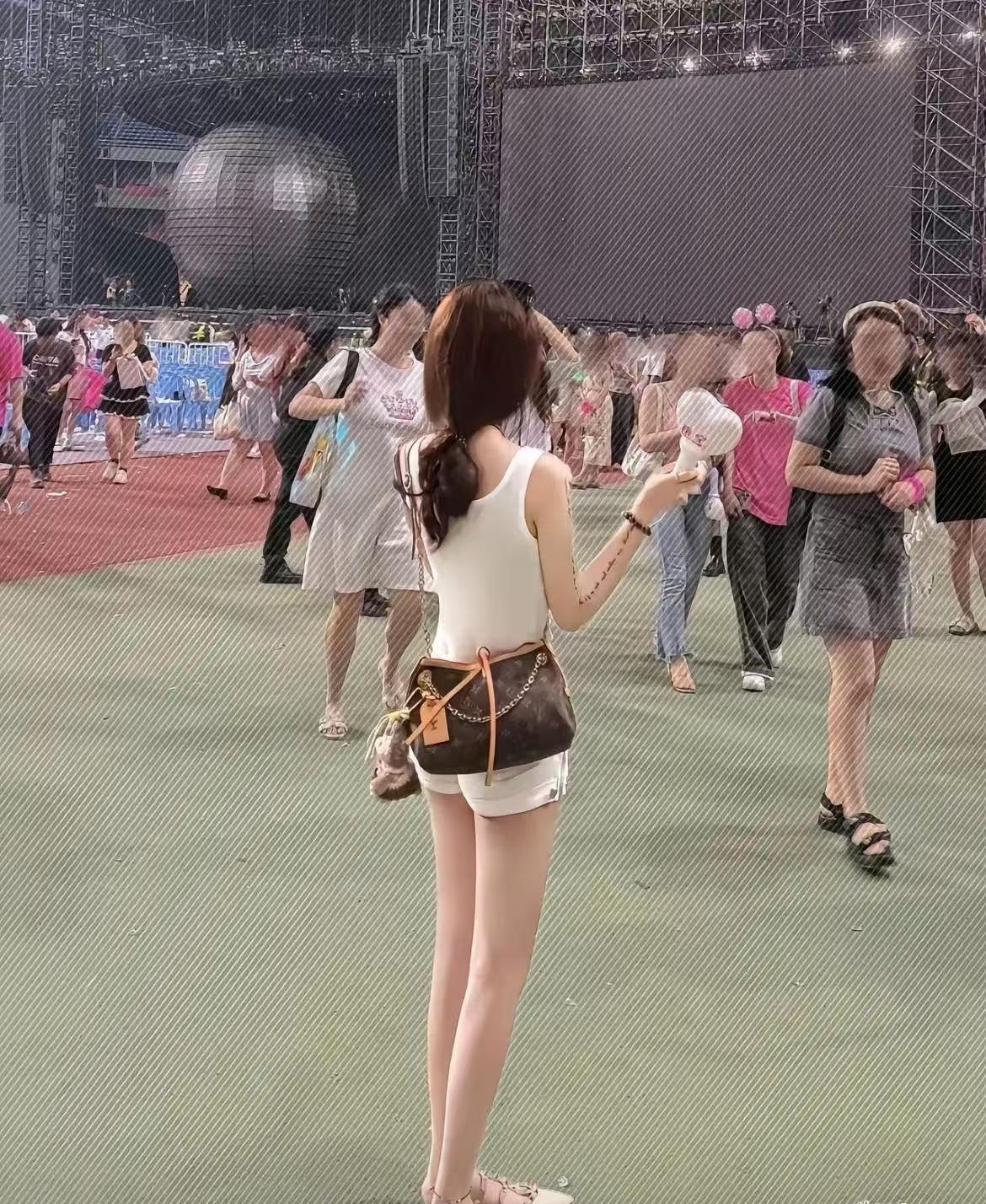 不懂就问，为什么有钱的女生，一般都是瘦瘦的??