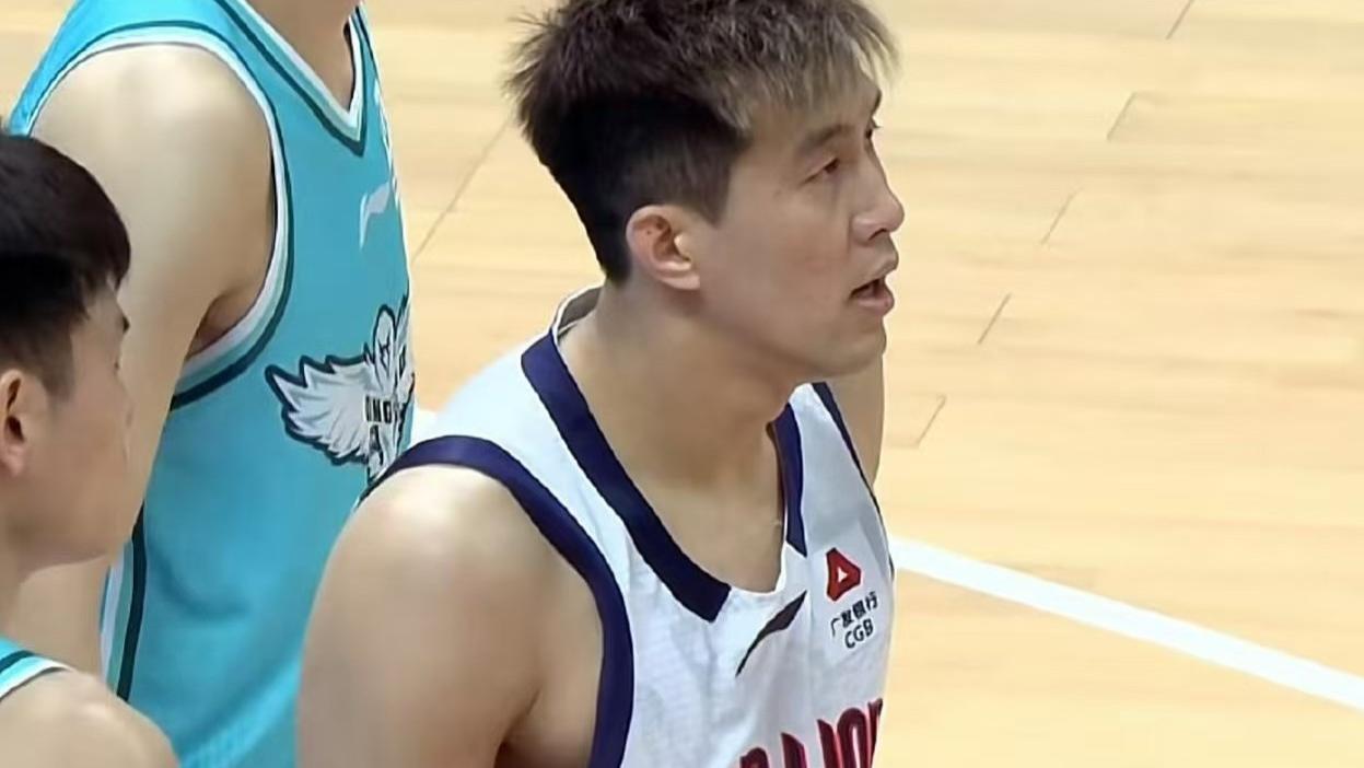 郭艾伦将“惹不起的第四节”带至广州，再助龙狮客场胜青岛