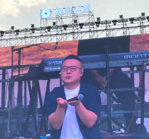 重磅消息！

北京德云社著名相声演员岳云鹏，于2025年7月26、27日两天，在